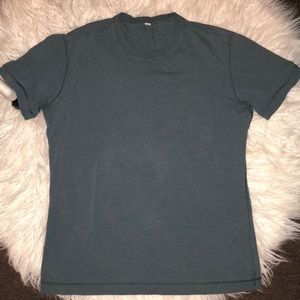 men’s lululemon tee
